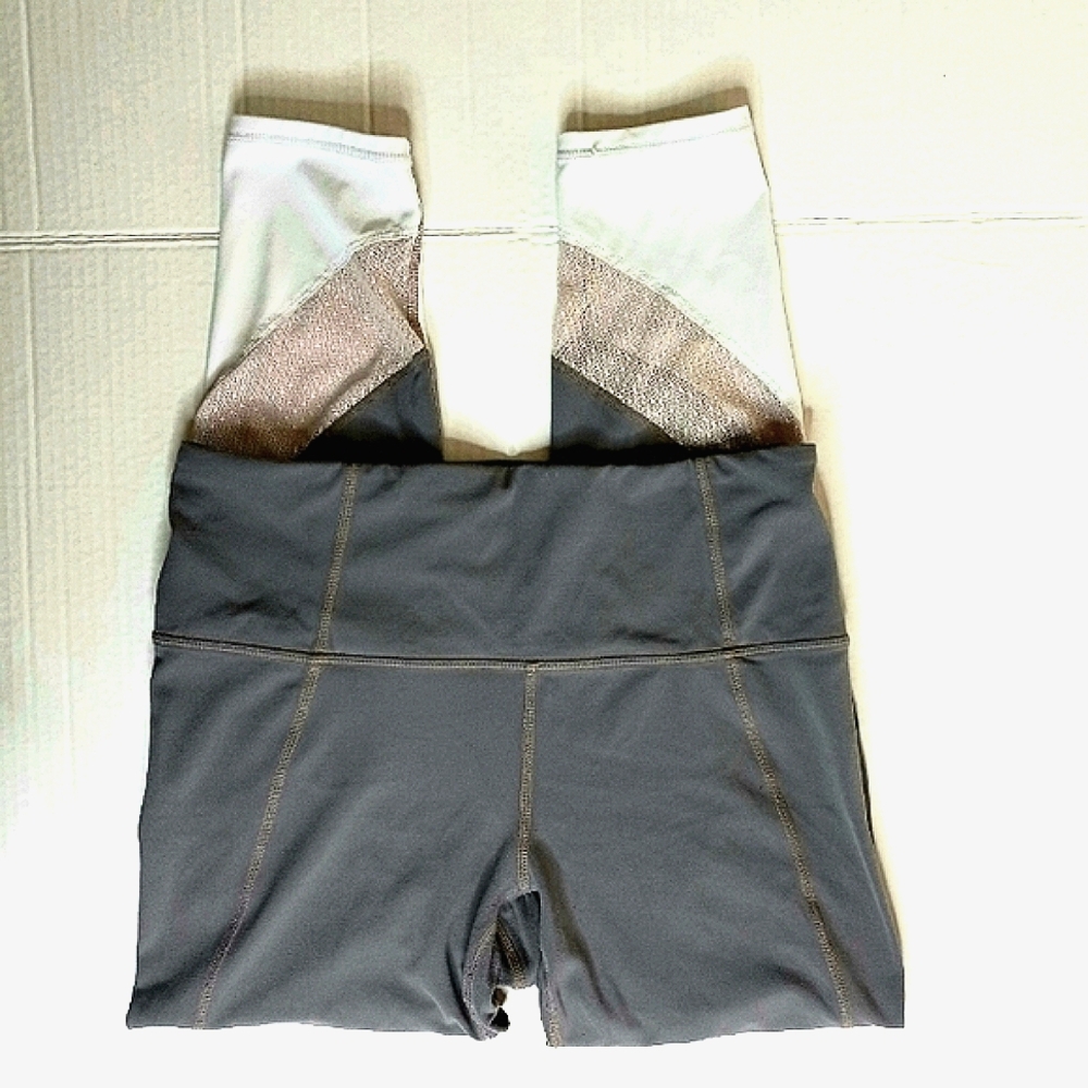 Athleta M gray color block style leggings